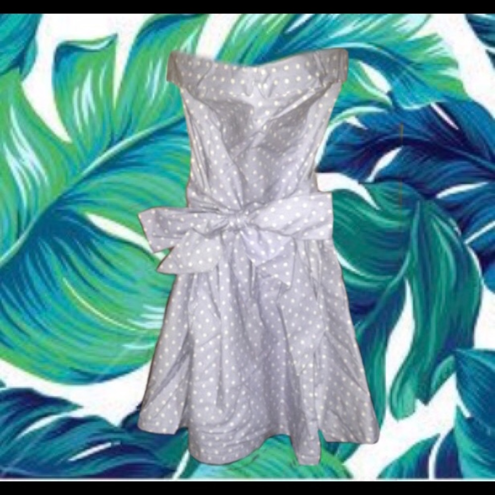 Handmade dress with collar and removable bow